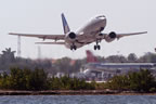 Boeing 737-724 N14704 